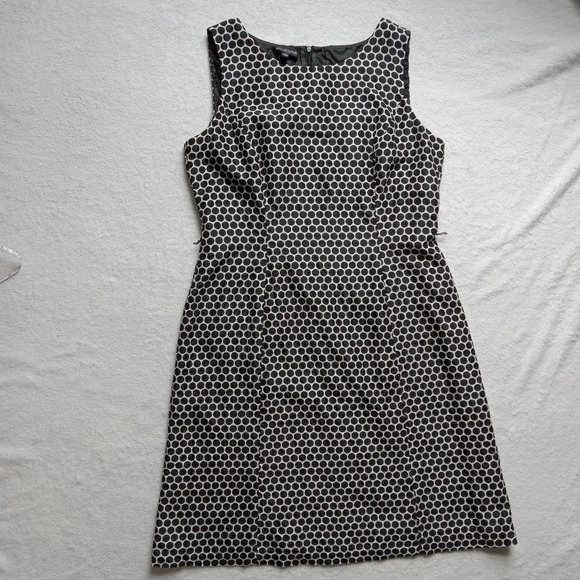 DUE per DUE Dresses & Skirts - DUE per DUE Veste Silver & Black Dot Sleeveless Silk Dress size 14